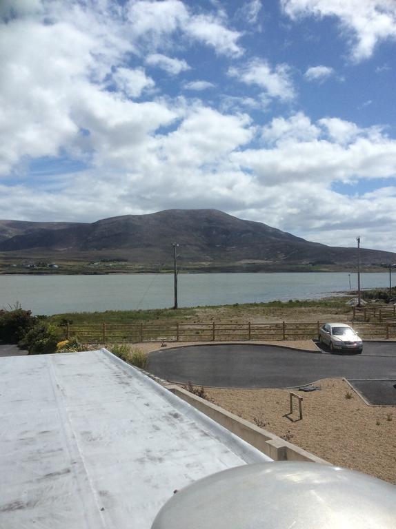 Achill Sound Hotel - Ostan Ghob A'Choire Eksteriør bilde