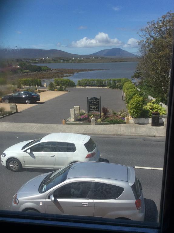 Achill Sound Hotel - Ostan Ghob A'Choire Eksteriør bilde