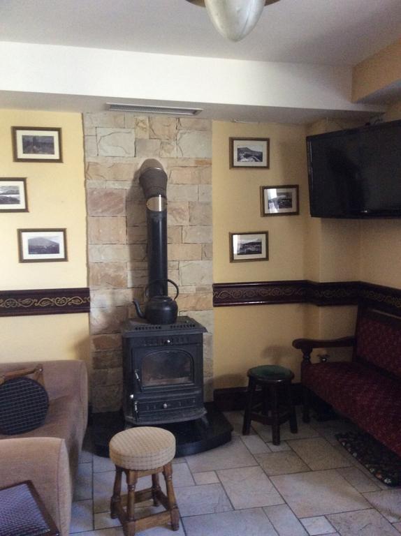 Achill Sound Hotel - Ostan Ghob A'Choire Eksteriør bilde
