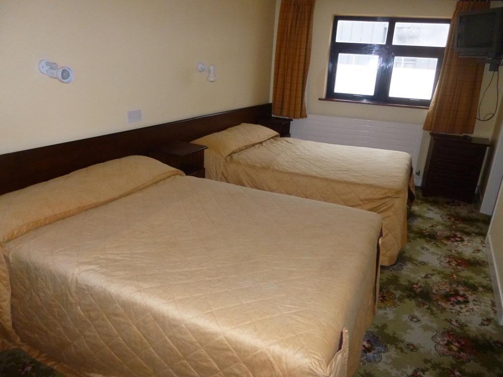 Achill Sound Hotel - Ostan Ghob A'Choire Eksteriør bilde