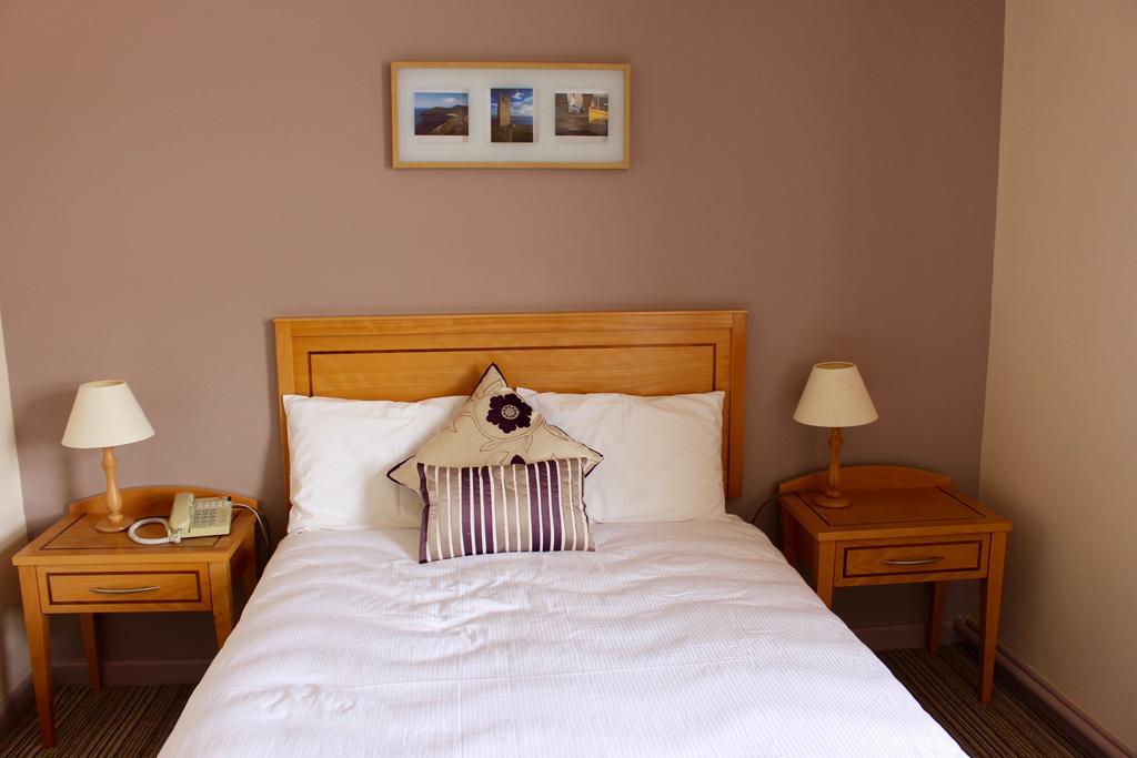 Achill Sound Hotel - Ostan Ghob A'Choire Eksteriør bilde