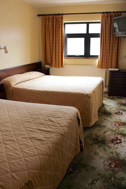 Achill Sound Hotel - Ostan Ghob A'Choire Eksteriør bilde